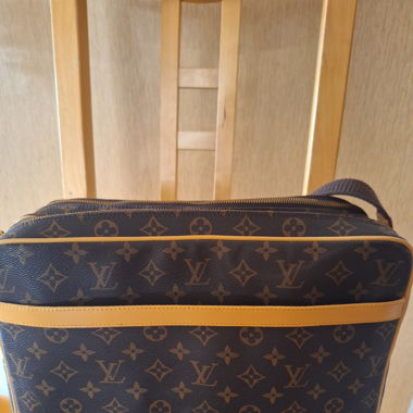 LV Messenger bag