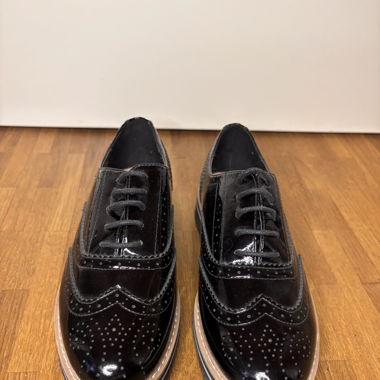 SCHNÜRSCHUH / 39