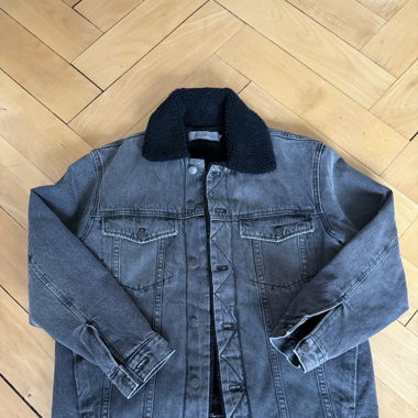 Gefütterte schwarze/graue CK Jeansjacke