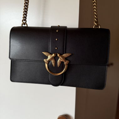 Borsa a spalla con catena nera