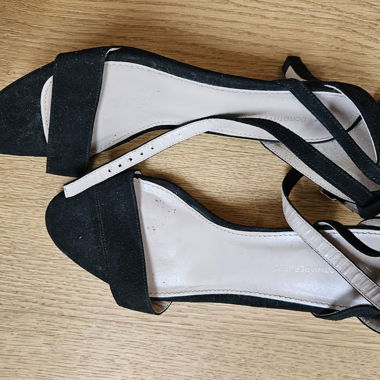 Sandales noires à talon