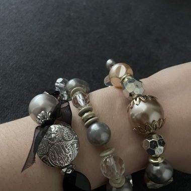 Bracelets 