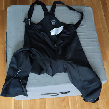Maglia GORE Bike Wear con salopette