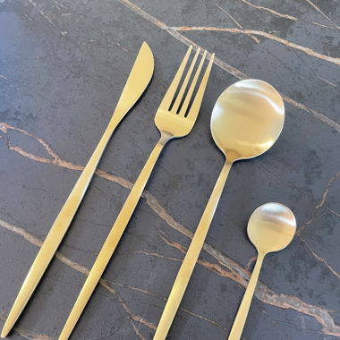Set de 32 couverts dorés 