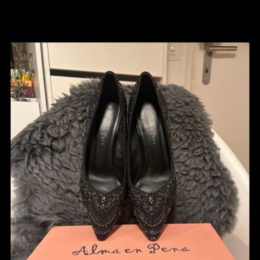 Schwarze Pumps
