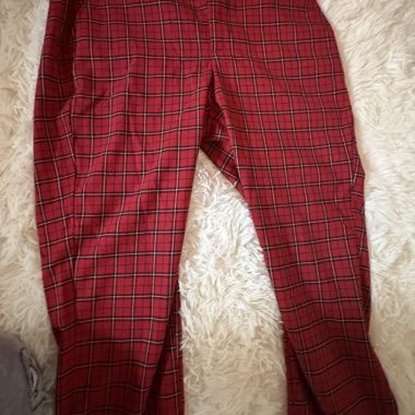 Pantaloni in Tessuto a Quadri Rossi Pull&Bear