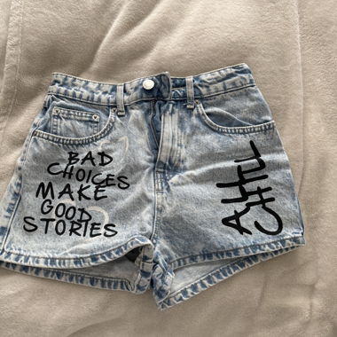 Short di jeans con stampa
