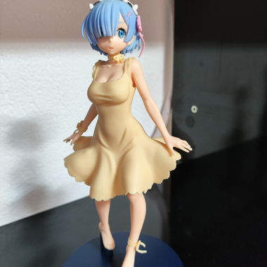 Figura Re:Zero Rem Yellow Sapphire di Sega