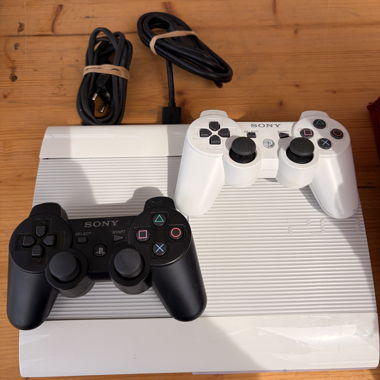 Sony PS3 Console with 2 Special Editions & 5 Games