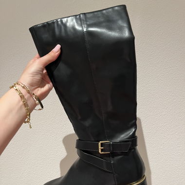 Schwarze Stiefel