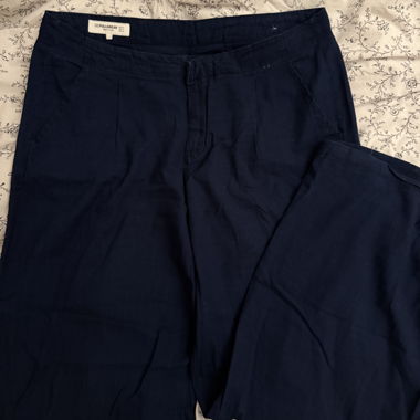 pantalon en tissu bleu foncé