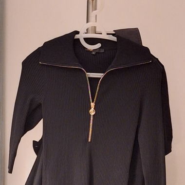 Black Maje top
