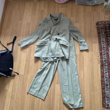 Costume Zara vert clair avec blazer et pantalon