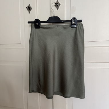 Gonna mini in raso verde ASOS