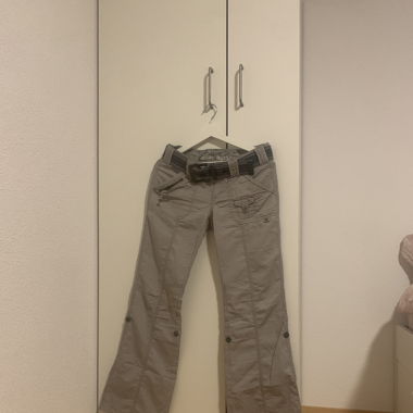 Leichte und bequeme Hose