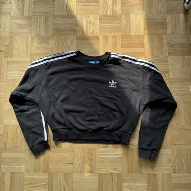 Adidas black sweatshirt