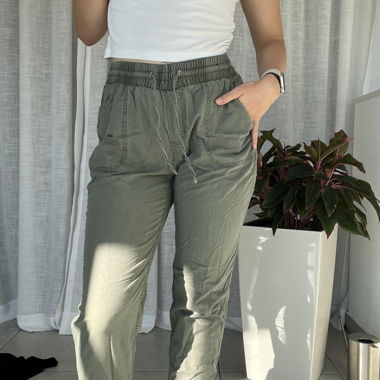 Hollister Co. Women‘s Khaki Trousers