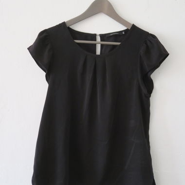 blusa nera