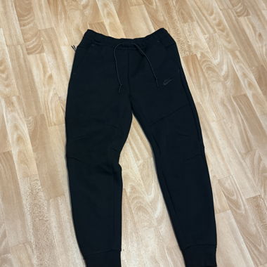 Nike Tech Fleece Trainer Schwarz