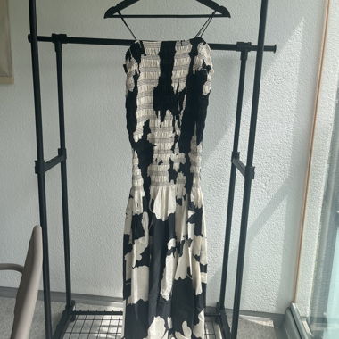 Abito midi bianco e nero