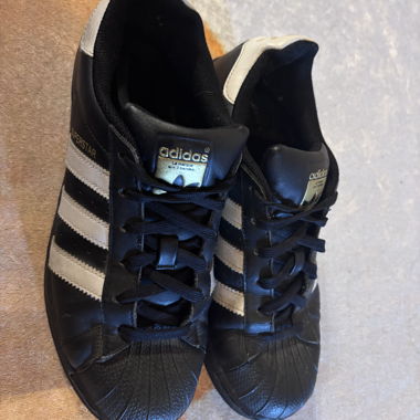 Adidas Superstar noires