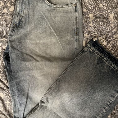 Open Hem Eightyfive Jeans 