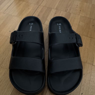 Sandali neri Primark