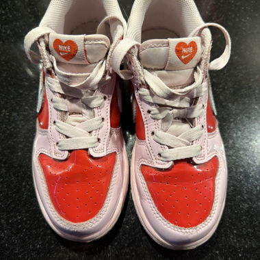 Nike Dunk Low Valentine's Day 32