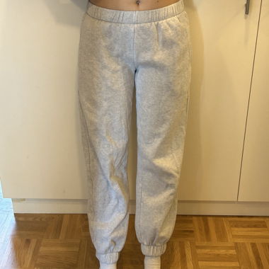 Pantalon de jogging gris avec bords-côtes
