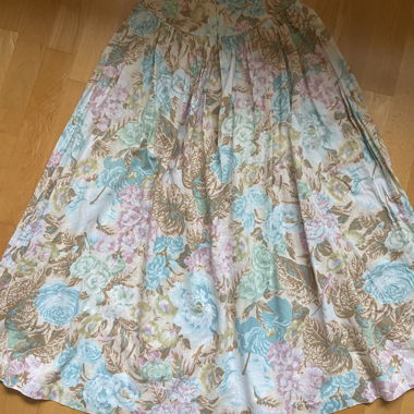 Jupe longue ample fleurie taille XS (jusqu’à S)