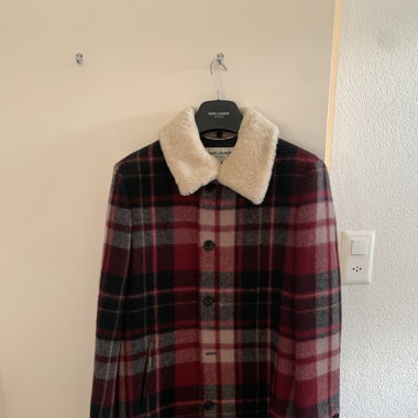 Saint Laurent Mantel