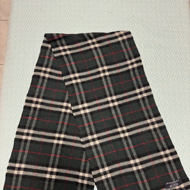 VINTAGE BURBERRY SCARF
