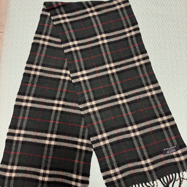 VINTAGE BURBERRY SCARF