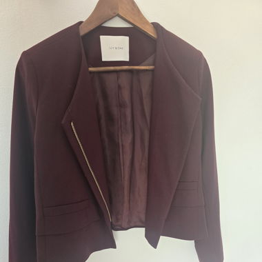 Structured Cropped Blazer – IVY & OAK – Burgundy 