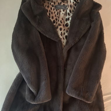 Manteau en fausse fourrure