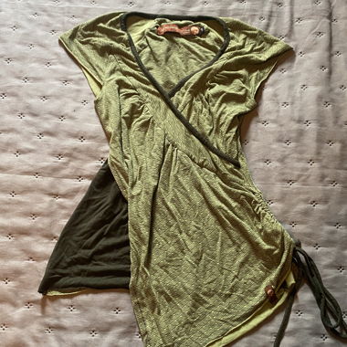Y2k green shirt