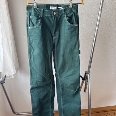 Pantaloni verdi Bershka