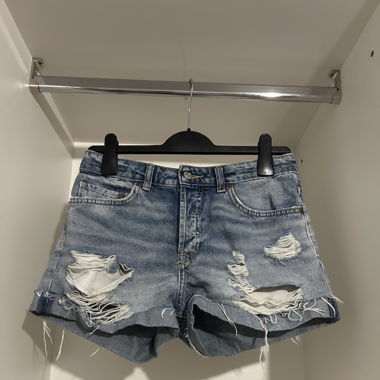 Short troué 