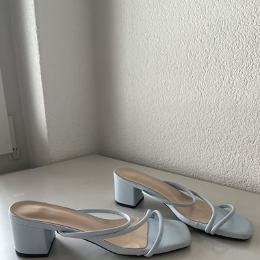 blue heels