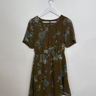 Floral short-sleeve dress
