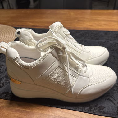 Sneakers Bianche con Plateau
