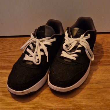 Karl Kani Black low-top sneakers with white sole