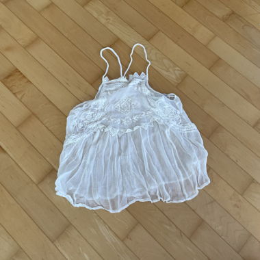 White flowy mango tanktop