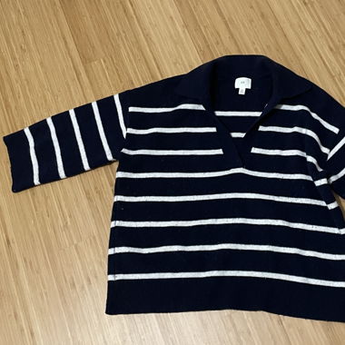 Pullover (blau-weiss-gestreift)