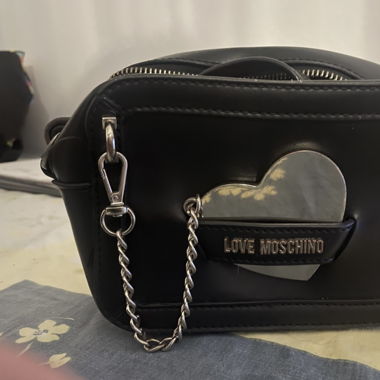 LOVE MOSCHINO