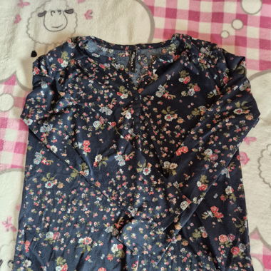 Bluse m. Blumenmotiv