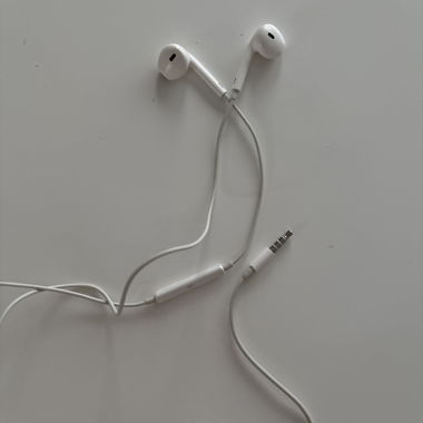Cuffie Apple Earbuds cablate, vecchio connettore con microfono