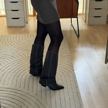 Grey slouch boots with pointed toes (cowboy-style)