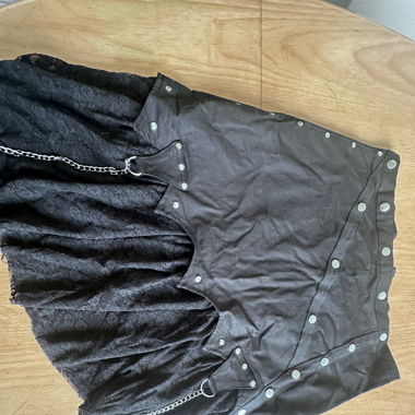 Punkiger Rock mit Ketten