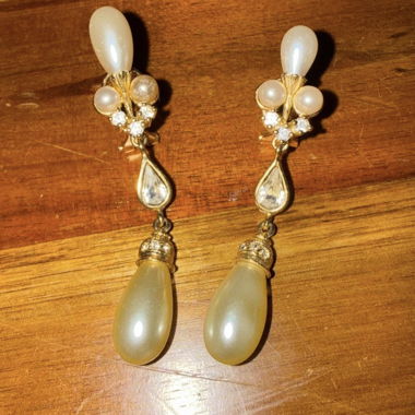 Orecchini di perle color oro